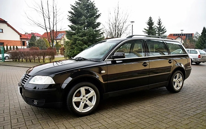 Volkswagen Passat cena 9500 przebieg: 256000, rok produkcji 2001 z Płock małe 154